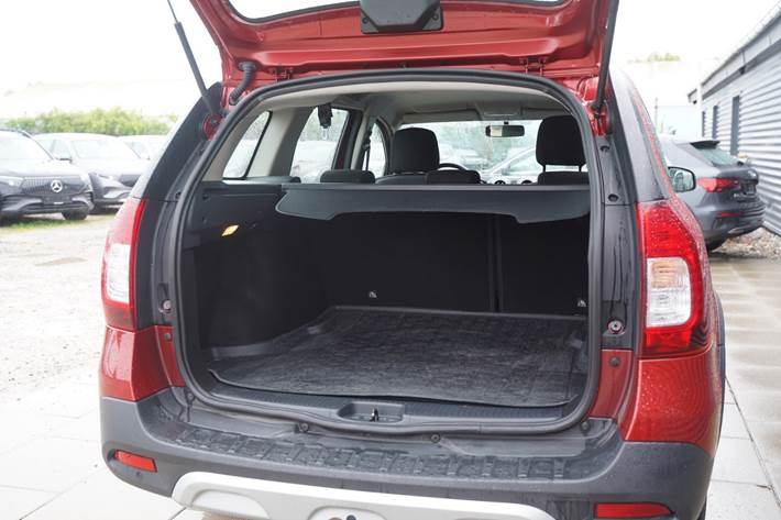 Rød Dacia Logan Stepway fra 2019