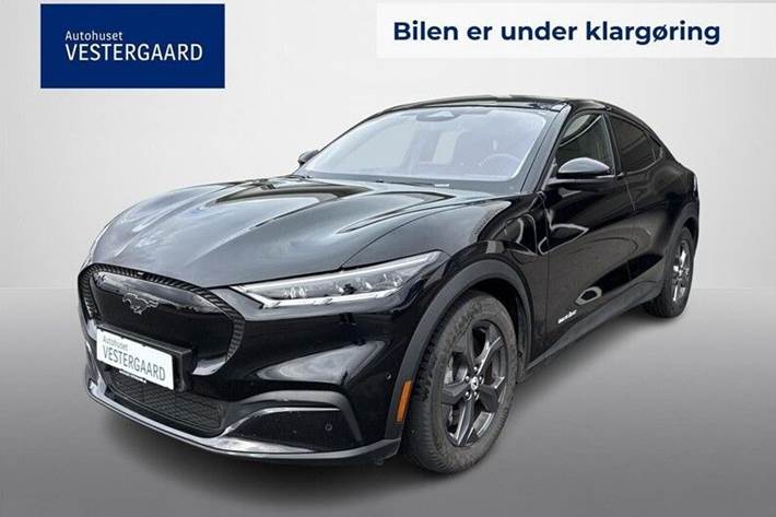 Sort Ford Mustang Mach-E fra 2023 set udefra