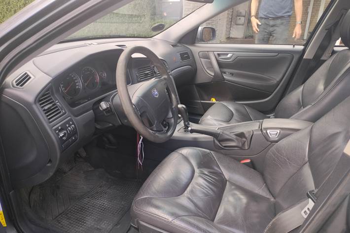 Grå Volvo V40 fra 2006
