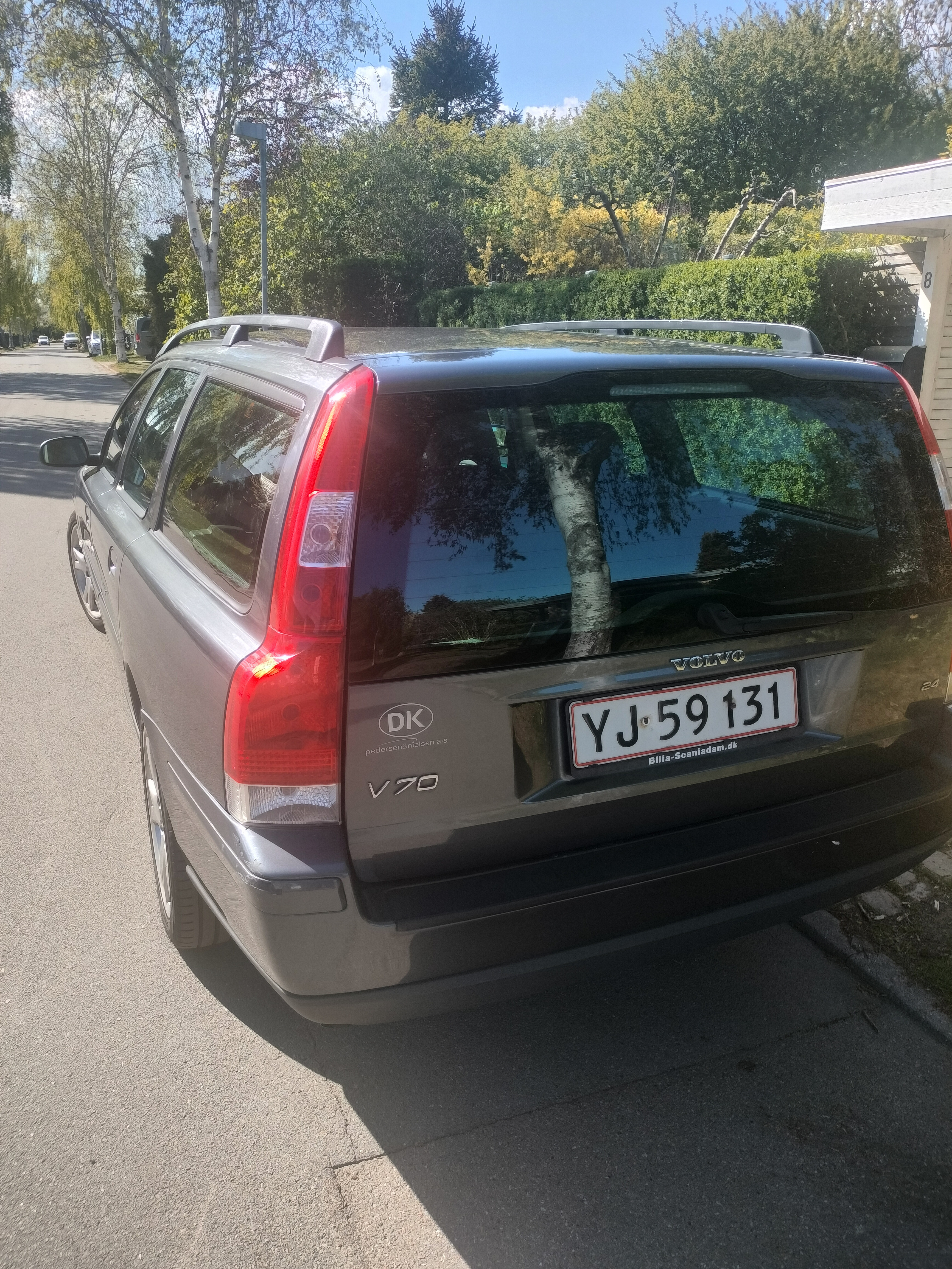 Grå Volvo V40 fra 2006