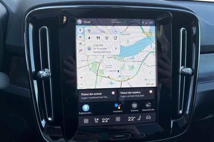 Grå Volvo C40 fra 2023