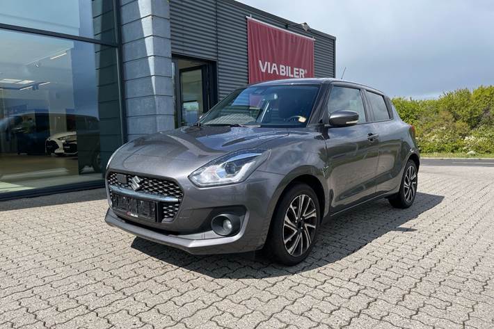 Grå Suzuki Swift fra 2021 set udefra