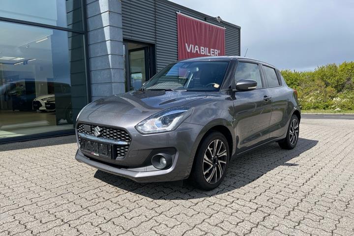 Grå Suzuki Swift fra 2021 set udefra