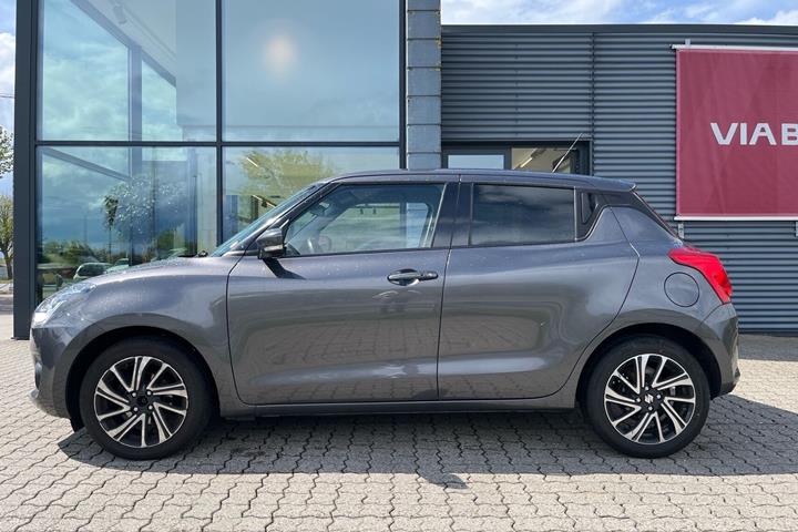 Grå Suzuki Swift fra 2021