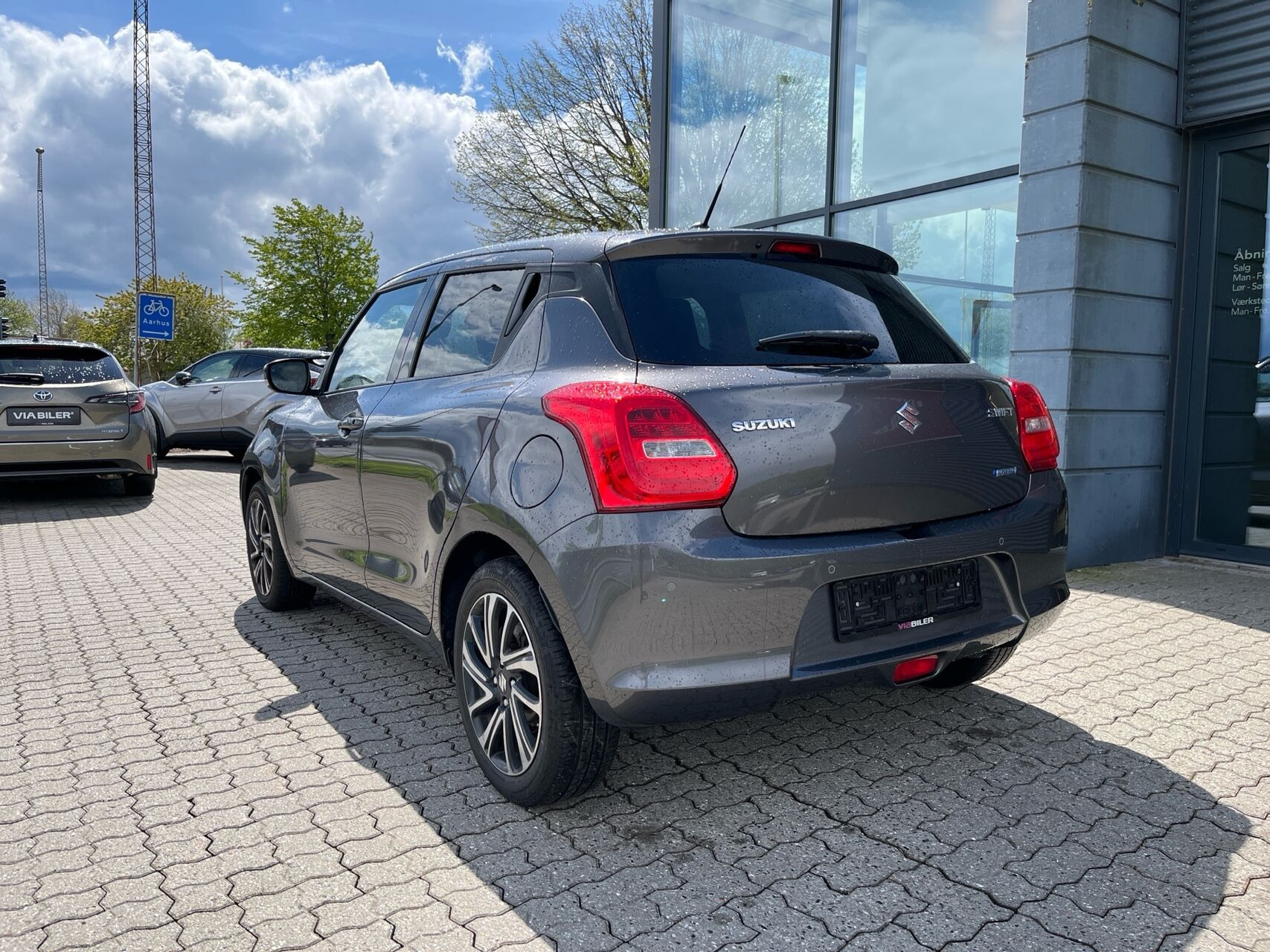 Grå Suzuki Swift fra 2021
