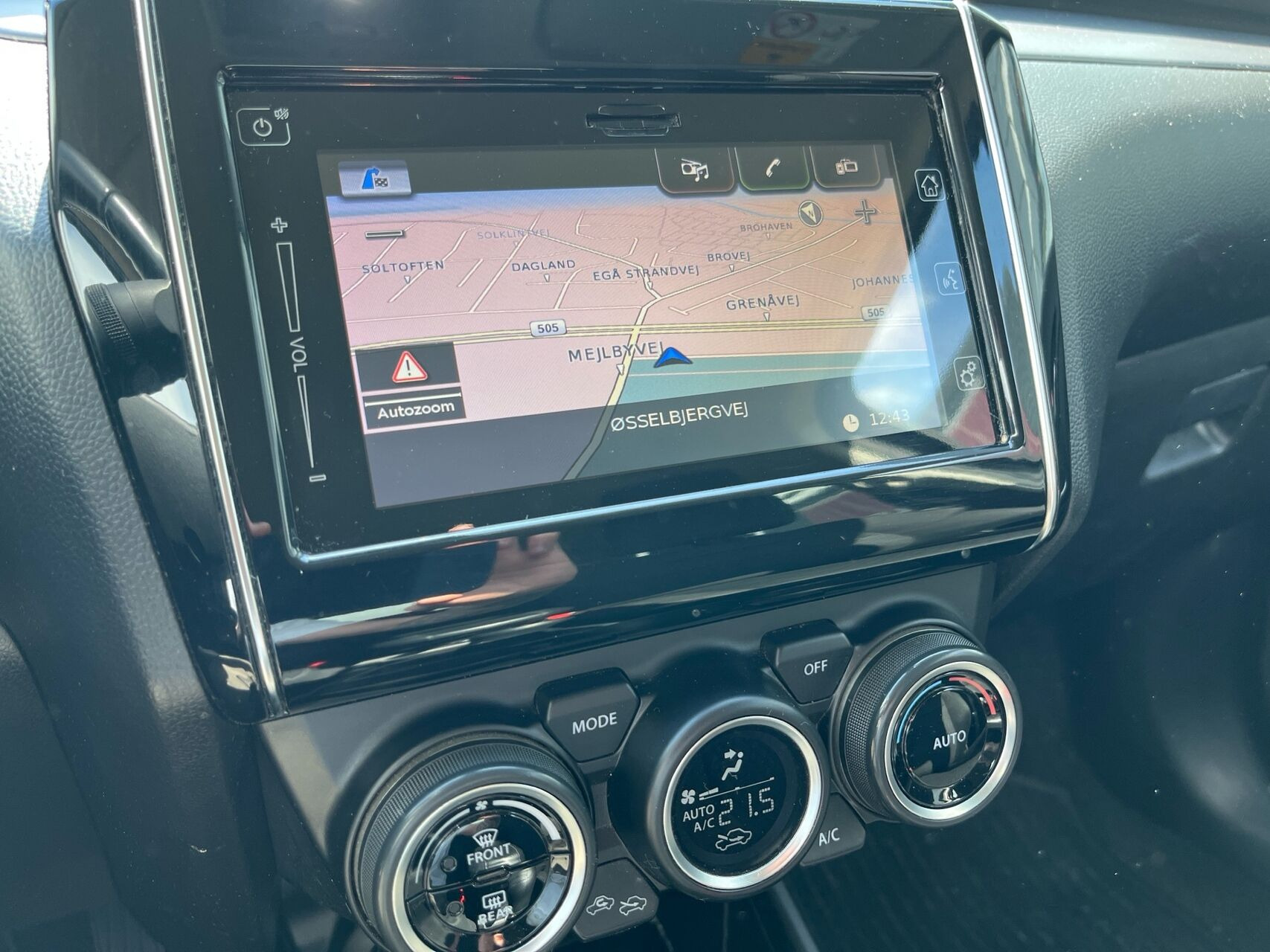Grå Suzuki Swift fra 2021