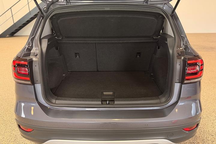 Sølv VW T-Cross fra 2022