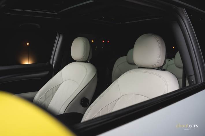 Hvid Mini Cooper SE fra 2021