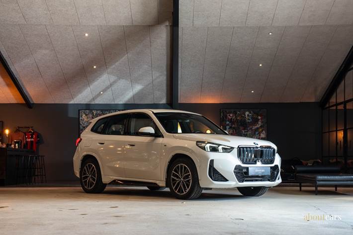 Hvid BMW iX1 fra 2023