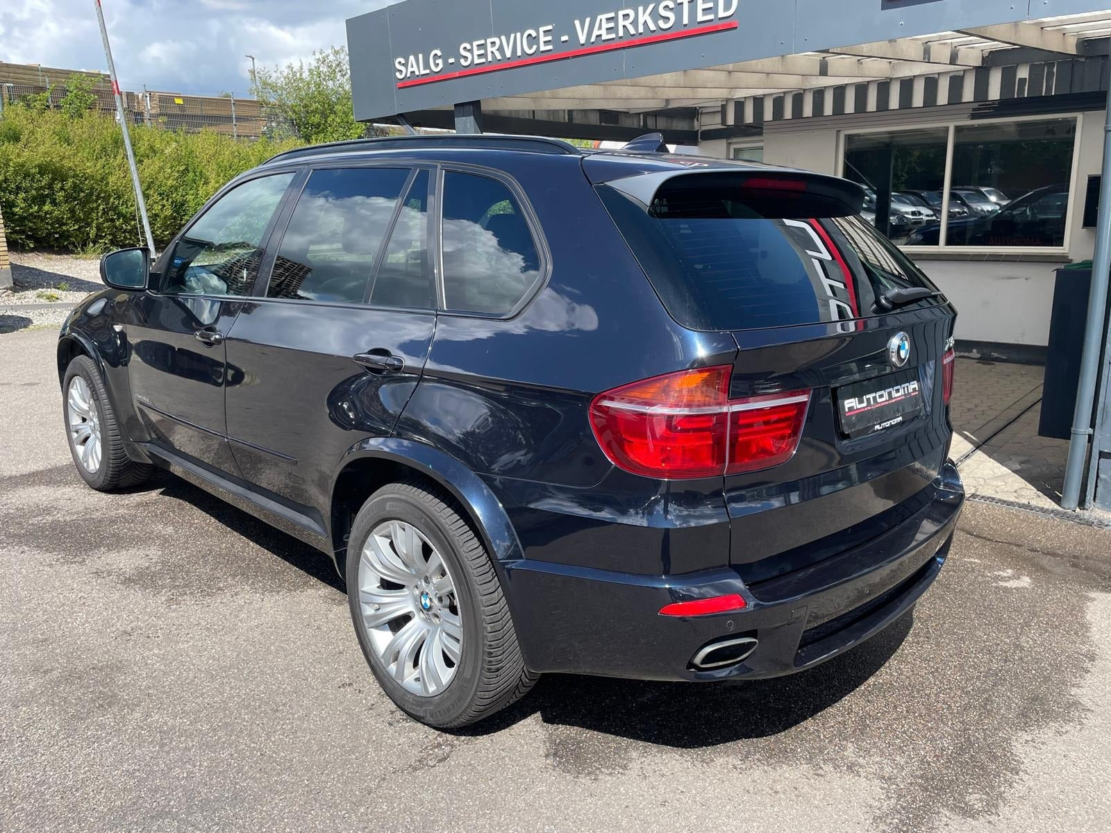 Blå BMW X5 fra 2012