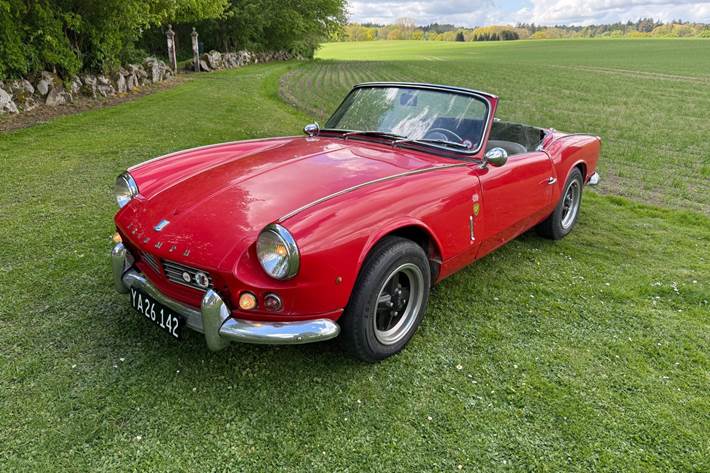 Rød Triumph Spitfire fra 1965