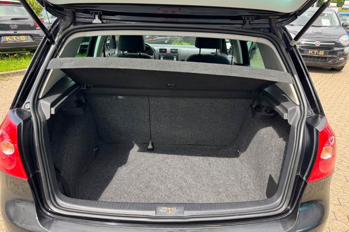 Sort VW Golf V fra 2007