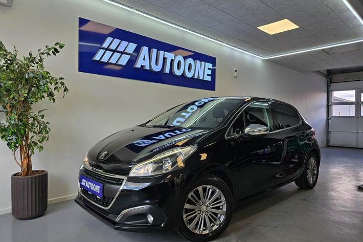 Sort Peugeot 208 fra 2018