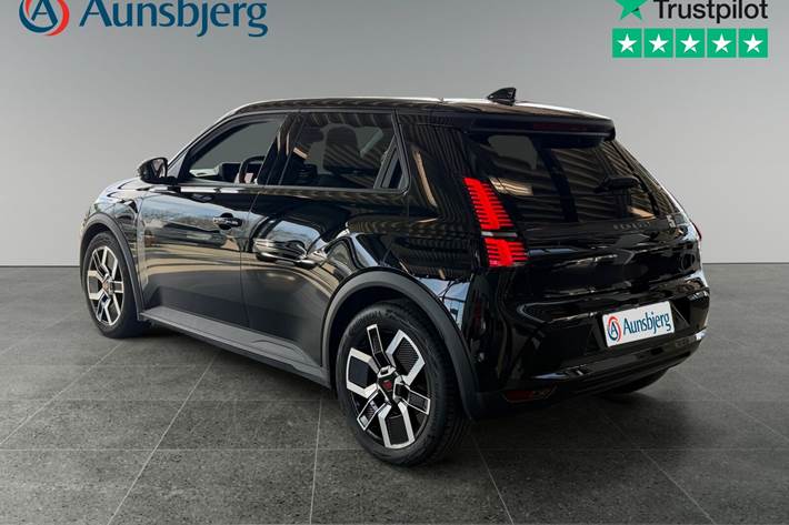 Sort Renault 5 E-Tech fra 2025