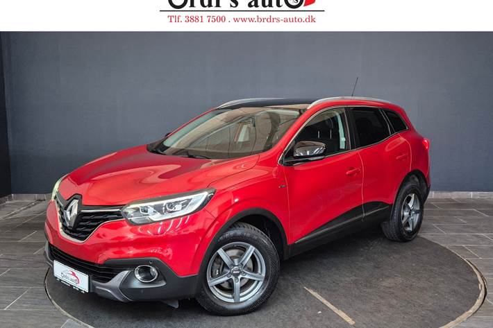 Rød Renault Kadjar fra 2016 set udefra