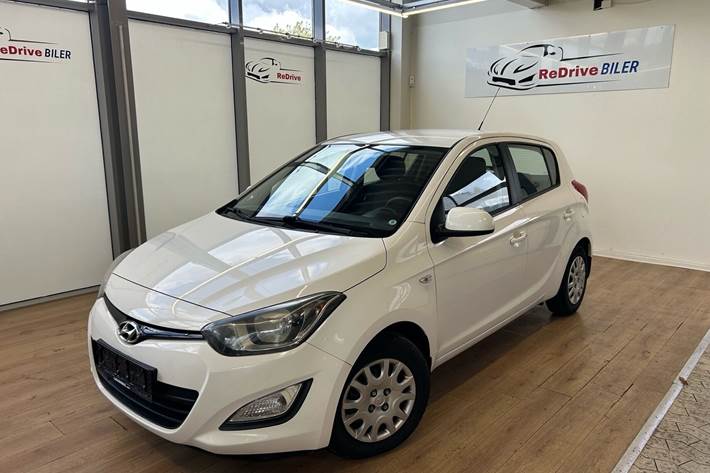 Hvid Hyundai i20 fra 2013