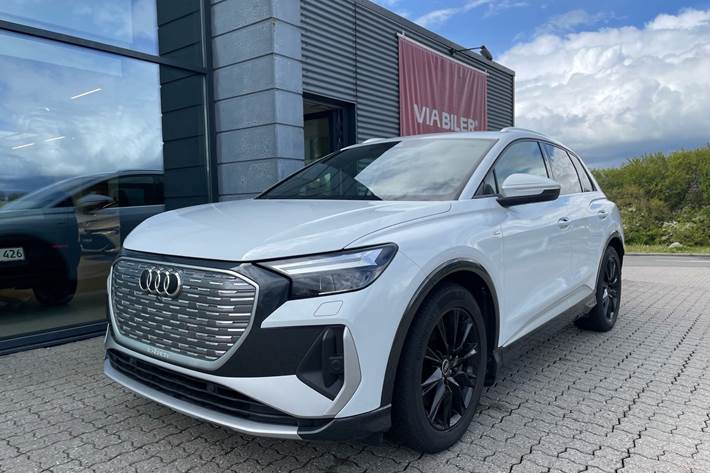 Hvid Audi Q4 fra 2023