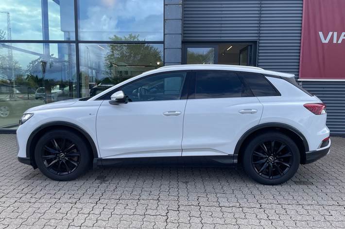 Hvid Audi Q4 fra 2023