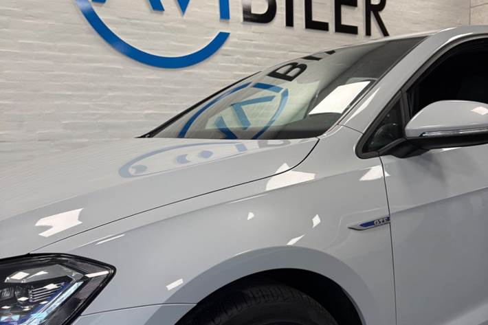 Hvid VW Golf VII fra 2019