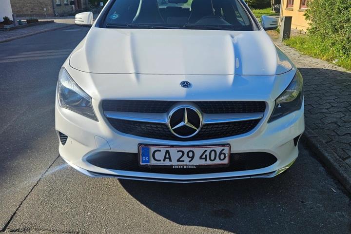 Hvid Mercedes CLA200 fra 2018