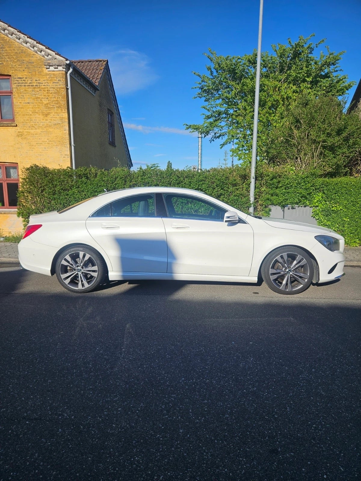 Hvid Mercedes CLA200 fra 2018