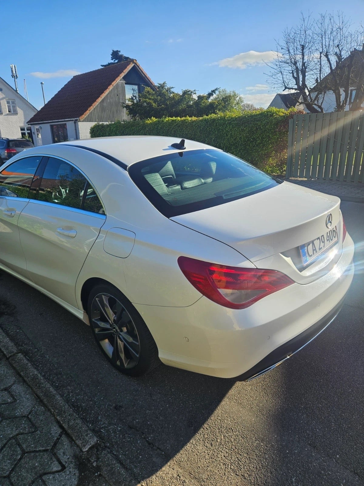 Hvid Mercedes CLA200 fra 2018