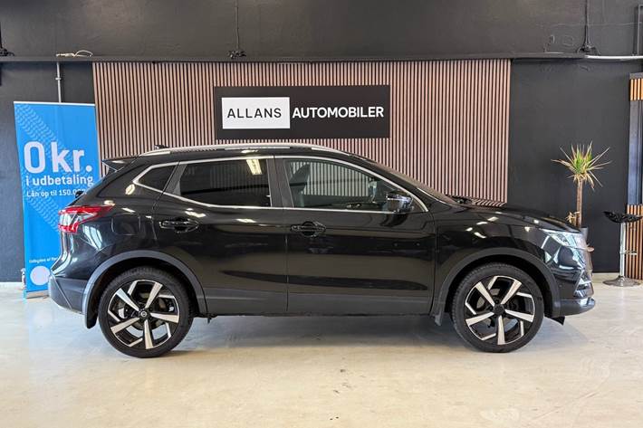 Sort Nissan Qashqai fra 2017