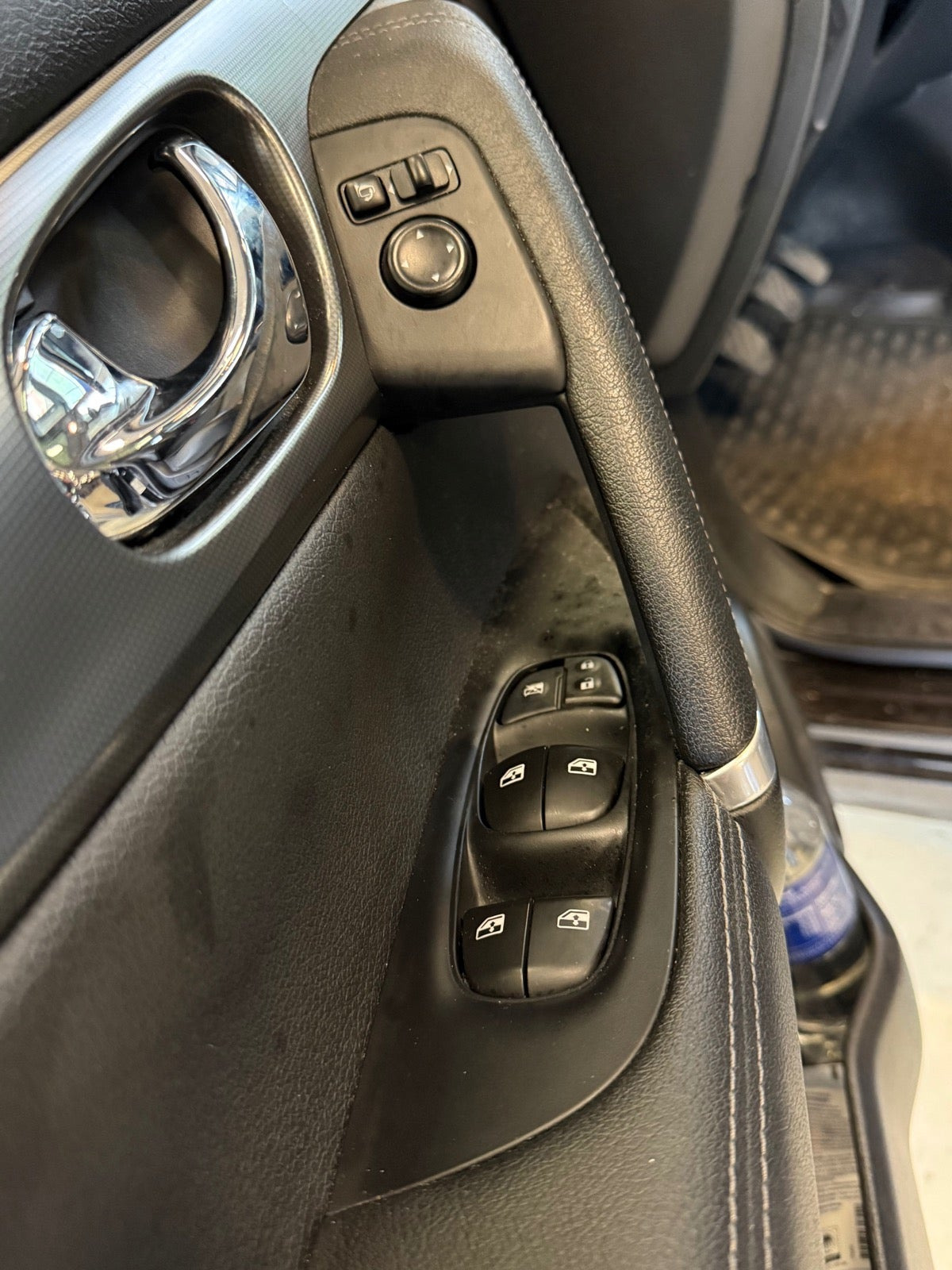 Sort Nissan Qashqai fra 2017