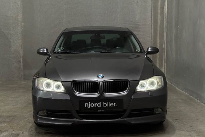 undefined BMW 330i fra 2005