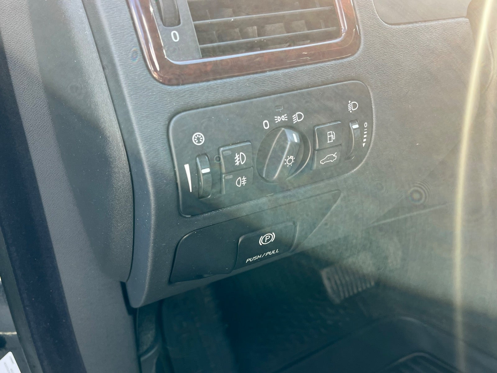 Grøn Volvo V70 fra 2008