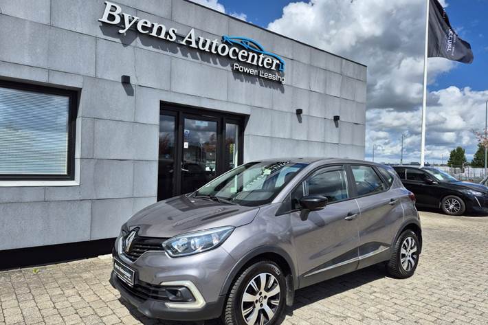 Grå Renault Captur fra 2018