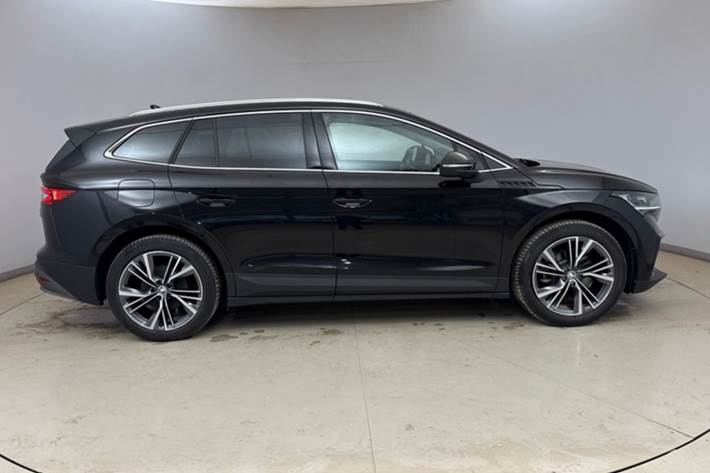 Sort Skoda Enyaq fra 2023