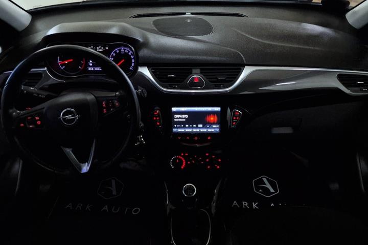 Grå Opel Corsa fra 2016