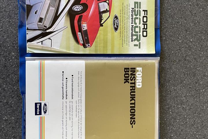 Brun Ford Escort fra 1985