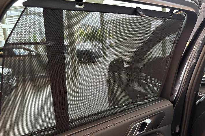 Grå BMW X5 fra 2021