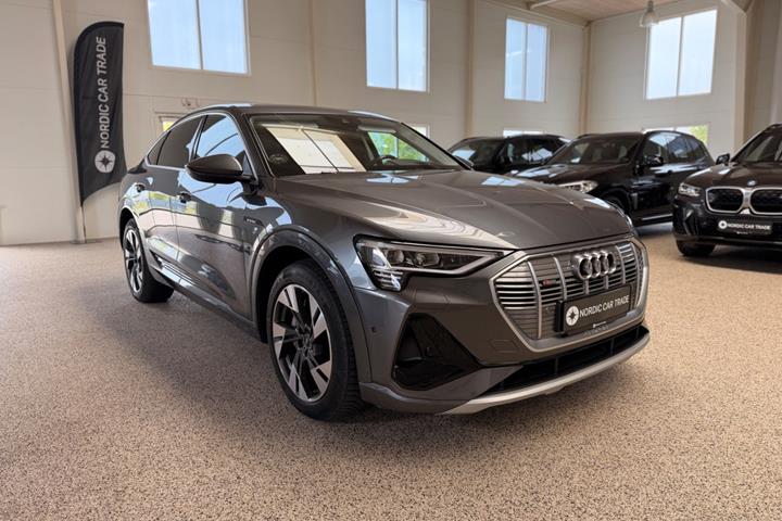 Grå Audi e-tron fra 2020