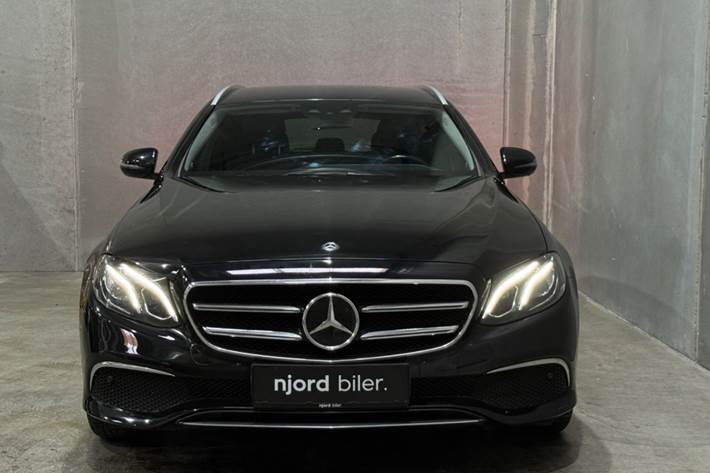 Sort Mercedes E300 d fra 2019