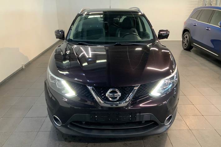 Brun Nissan Qashqai fra 2014