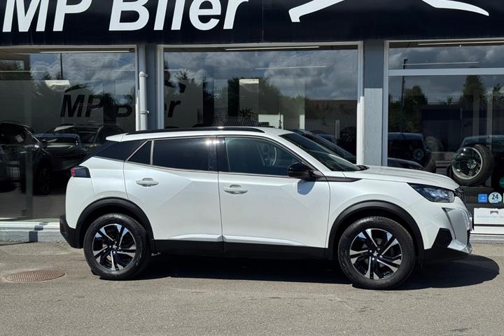 Hvid Peugeot 2008 fra 2023