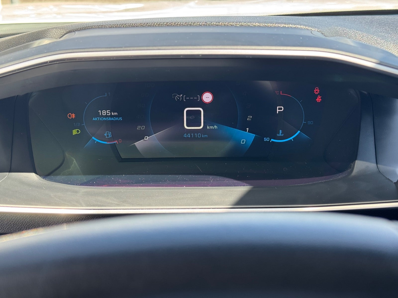 Hvid Peugeot 2008 fra 2023