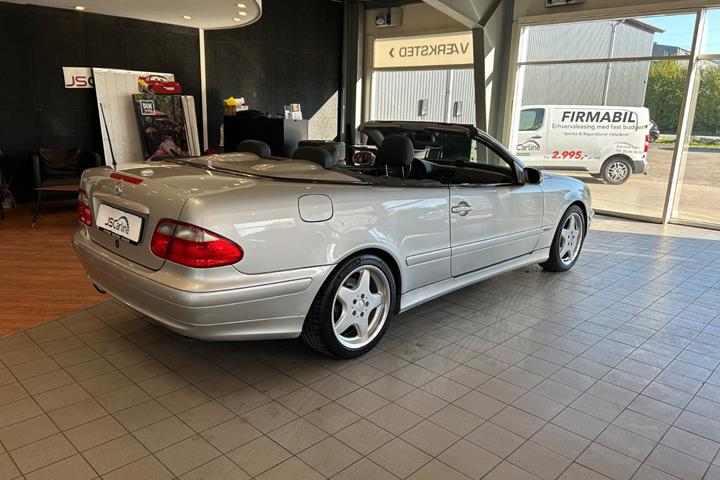 Sølv Mercedes CLK320 fra 2000