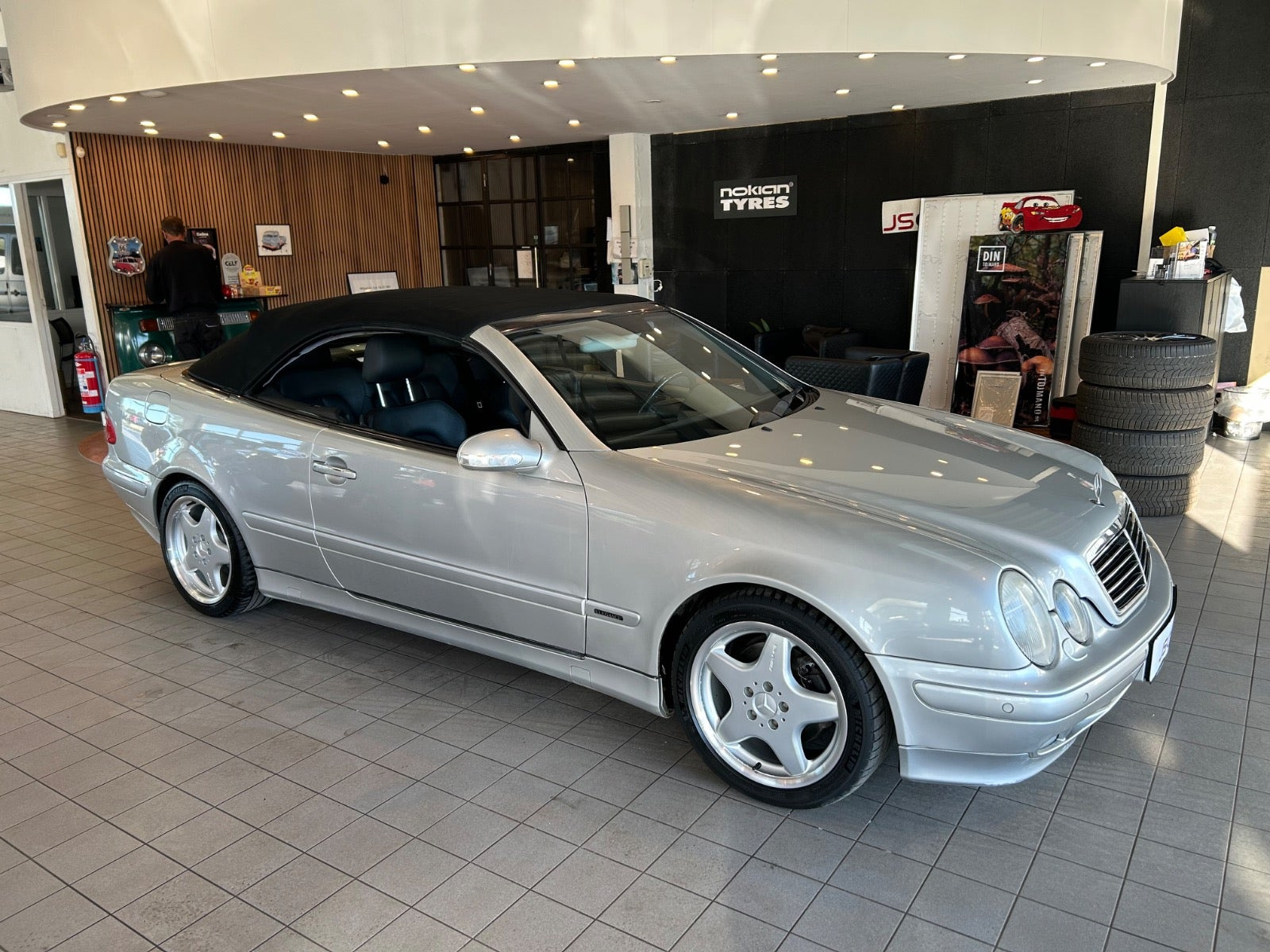 Sølv Mercedes CLK320 fra 2000