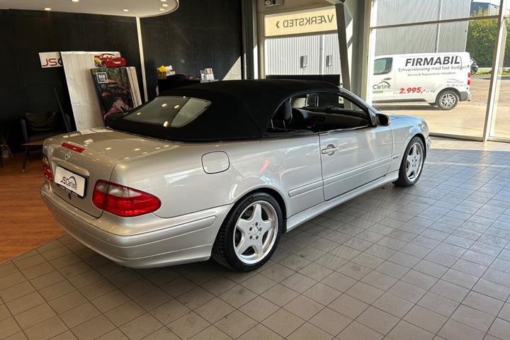 Sølv Mercedes CLK320 fra 2000