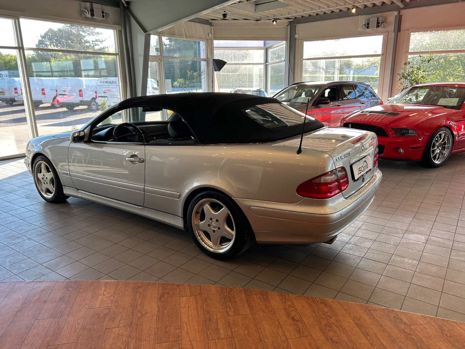 Sølv Mercedes CLK320 fra 2000