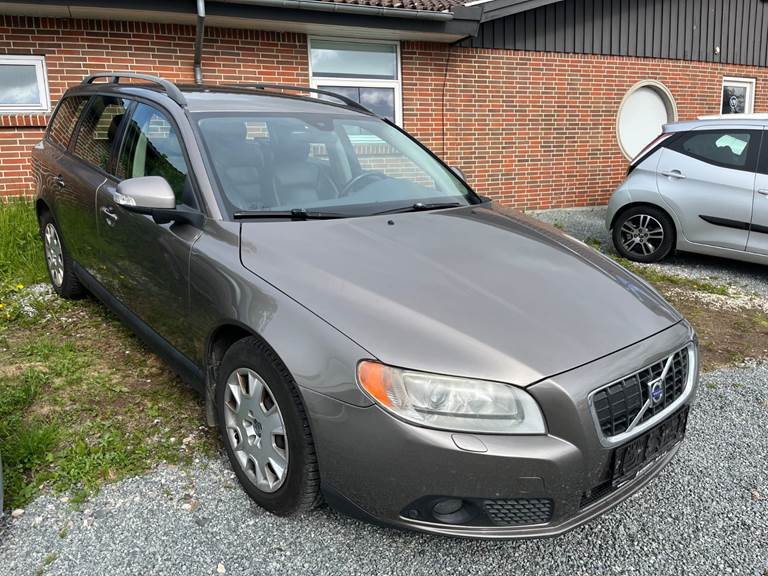 Volvo V70 2,5 T Summum aut.