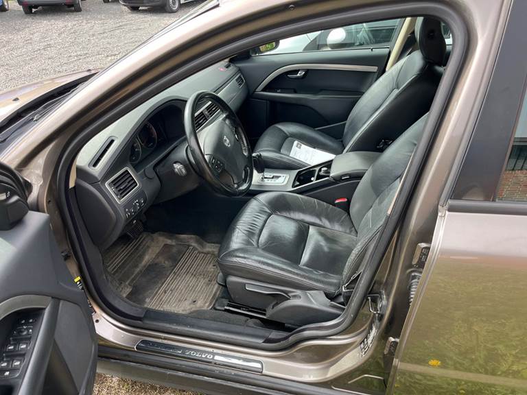 Volvo V70 2,5 T Summum aut.