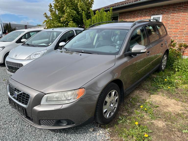 Volvo V70 2,5 T Summum aut.