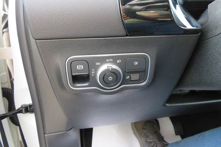 Hvid Mercedes EQA250 fra 2025