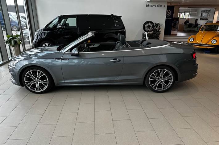 Grå Audi A5 fra 2018