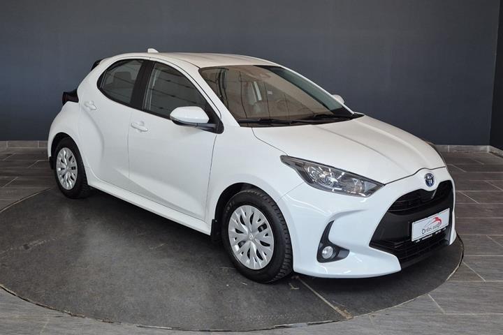 Hvid Toyota Yaris fra 2022